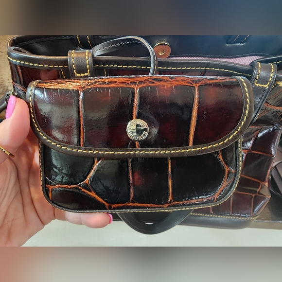 Dooney And Bourke Leather Croc Embossed Chocolate Shoulder Tote Purse Coin Pouch - Picture 11 of 14